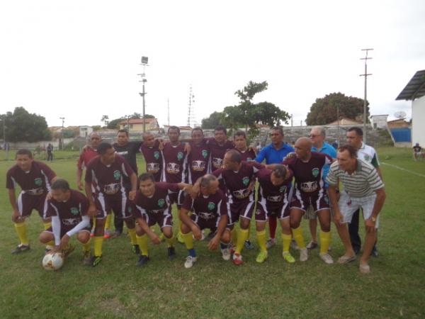 Amarelinho &eacute; homenageado em edi&ccedil;&atilde;o especial do Campeonato Os Quarent&otilde;es.(Imagem:FlorianoNews)