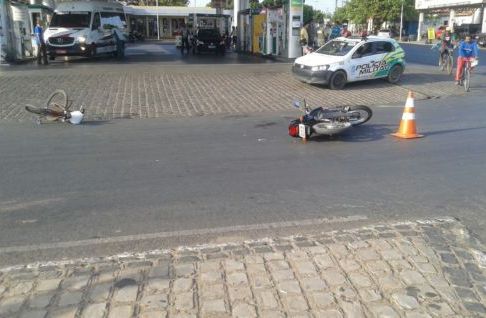 Motoqueiro e ciclista ficam feridos em acidente em Floriano