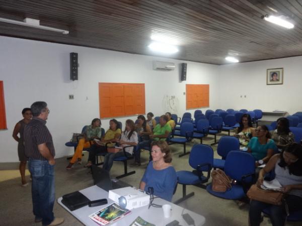 Secretaria de Educa&ccedil;&atilde;o de Floriano realizou treinamento com professores.(Imagem:FlorianoNews)