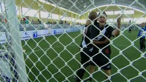 Maciel comemora o terceiro gol do Vasco na vit&oacute;ria sobre o Santos no Showbol.(Imagem:Reprodu&ccedil;&atilde;o SporTV)