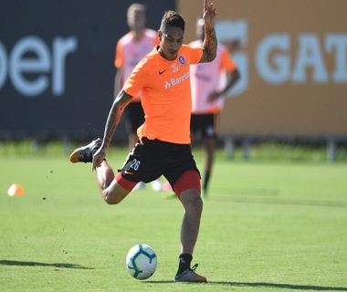 Guerrero reforça o Inter em reencontro com o Flamengo
