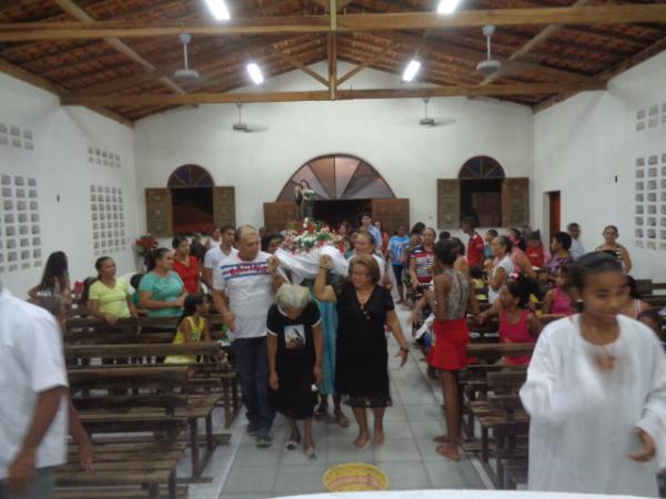 Procissão e missa encerraram festejo de Santa Rita de Cássia em Floriano