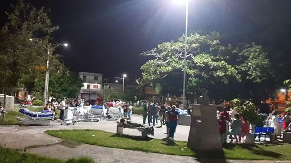 Pacientes s&atilde;o transferidos para outras cidades ap&oacute;s inc&ecirc;ndio no hospital de Picos (Imagem:Reprodu&ccedil;&atilde;o)