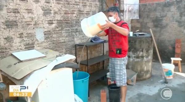 Erasmo Viana vive h&aacute; 28 anos no mesmo bairro e relata falta de &aacute;gua constante.(Imagem:TV Clube)