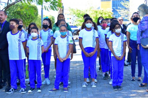 Vereadores participam oficialmente da abertura da Semana da P&aacute;tria em Floriano(Imagem:C&acirc;mara Municipal de Floriano )