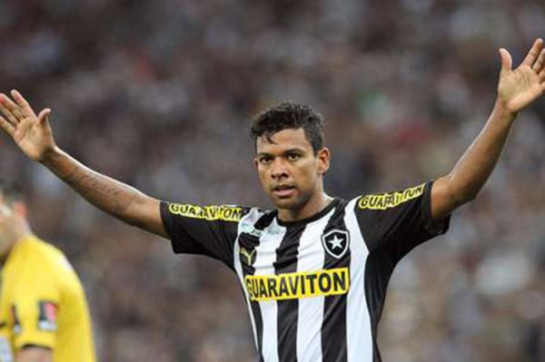 Botafogo vence Flamengo, mas segue na zona de rebaixamento
