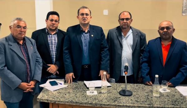  Vereadores de Bar&atilde;o de Graja&uacute; votam contra emendas que poderiam inviabilizar o programa Bolsa Esperan&ccedil;a.(Imagem:Reprodu&ccedil;&atilde;o)