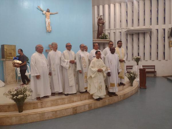 Par&oacute;quia Nossa Senhora das Gra&ccedil;as celebra 20 anos de Ordena&ccedil;&atilde;o Sacerdotal do Frei Erivelton.(Imagem:FlorianoNews)