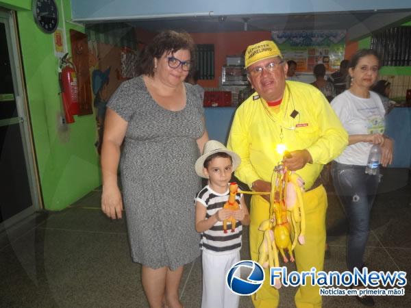 Feira de Conhecimentos abrilhanta comemora&ccedil;&atilde;o alusiva da Escola Pequeno Pr&iacute;ncipe.(Imagem:FlorianoNews)
