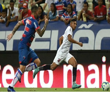 Fortaleza e Athletico-PR empatam sem gols em ida da Copa do Brasil