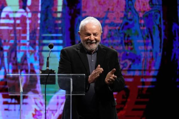  Lula discursou em SP ap&oacute;s resultado do 1&ordm; turno.(Imagem: Andre Penner/AP )