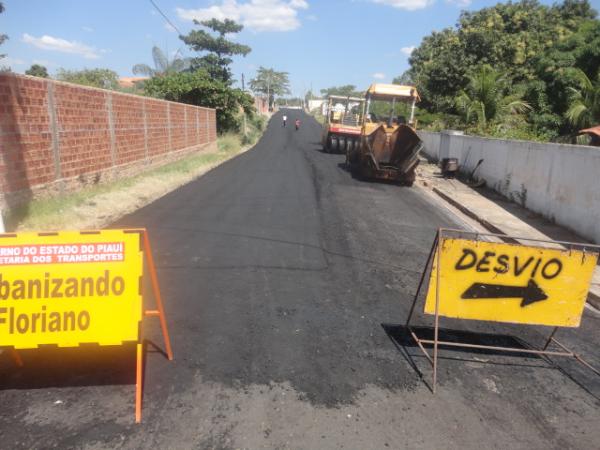 Iniciadas obras de pavimenta&ccedil;&atilde;o asf&aacute;ltica em Floriano.(Imagem:FlorianoNews)