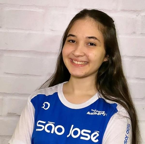  Margarida Tamires Martins Sucupira, de 21 anos, conquistou 980 pontos na reda&ccedil;&atilde;o do Enem 2023 .(Imagem:Arquivo Pessoal )