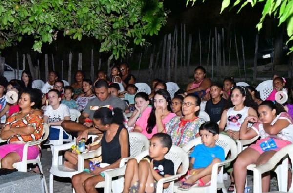 Cinema ao ar livre é destaque na programação dos 127 anos de Floriano