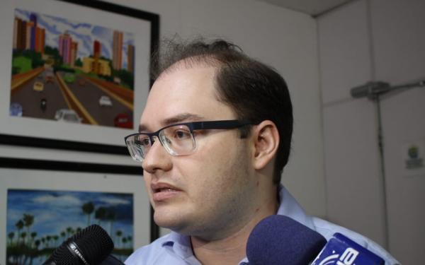 Diretor Jos&eacute; Noronha, do hospital de doen&ccedil;as tropicais Natan Portela. (Imagem:Laura Moura/G1)