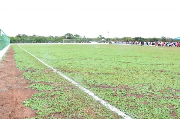 População de Itaueira é contemplada com campo de futebol e recursos destinados por Ciro Nogueira.(Imagem:Ascom)