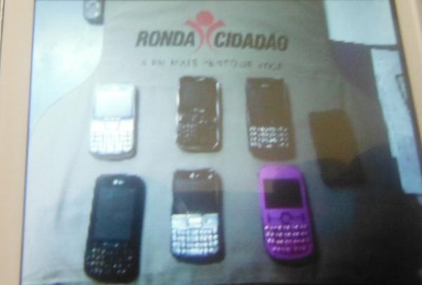Ronda cidad&atilde;o prende dupla com celulares roubados.(Imagem:FlorianoNews)