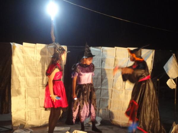 Teatro Itinerante atraiu p&uacute;blico na localidade U&iacute;ca. (Imagem:FlorianoNews)