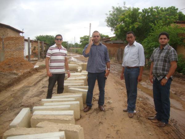 visita do prefeito e equipe no bairro Princesa do Sul(Imagem:reda&ccedil;&atilde;o)