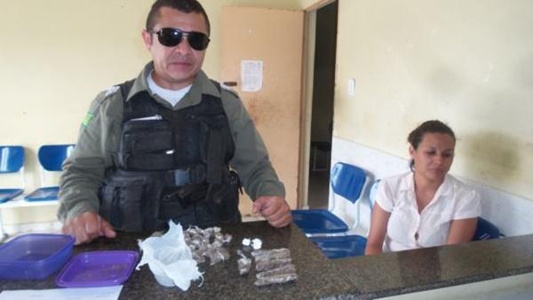 Pol&iacute;cia Militar apreende drogas em Parna&iacute;ba.(Imagem:GP1)
