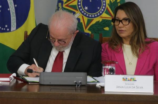  Presidente Luiz In&aacute;cio Lula da Silva sanciona o Projeto de Lei n&deg; 2.920/2023, que institui o Programa de Aquisi&ccedil;&atilde;o de Alimentos e o Programa Cozinha Solid&aacute;ria.(Imagem:Valter Campanato/Ag&ecirc;ncia Brasil)