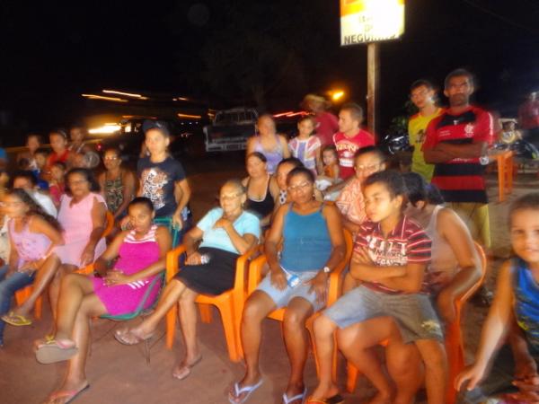 Teatro Itinerante &eacute; atra&ccedil;&atilde;o na comunidade Santa Teresa. (Imagem:FlorianoNews)