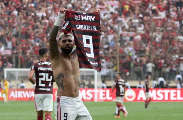  Gabigol mostra camisa ap&oacute;s gol na final da Libertadores.(Imagem:Getty Images )
