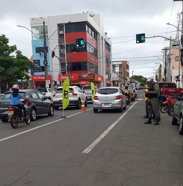 Ações educativas integradas promovem conscientização no trânsito em Floriano.(Imagem:Divulgação/PM)