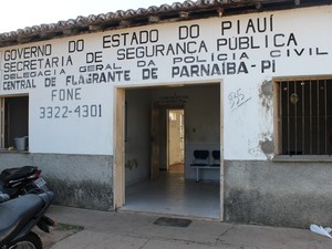 Bando invade casa de empresário e leva quase R$ 400 mil no litoral do PI