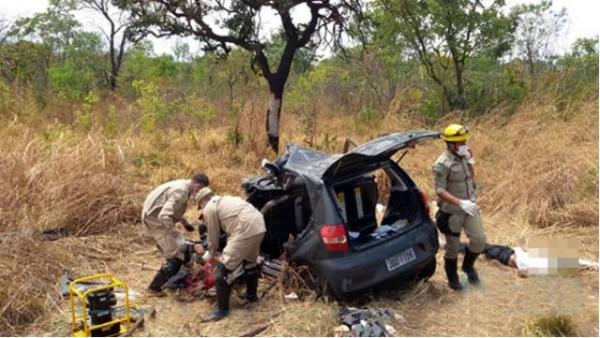 Acidente com veículo que seguia do Piauí para Goiás deixa três mortos.(Imagem:180graus)