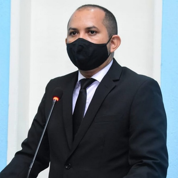 Marcony Alisson deixa secretaria na Prefeitura de Floriano e volta à Câmara Municipal