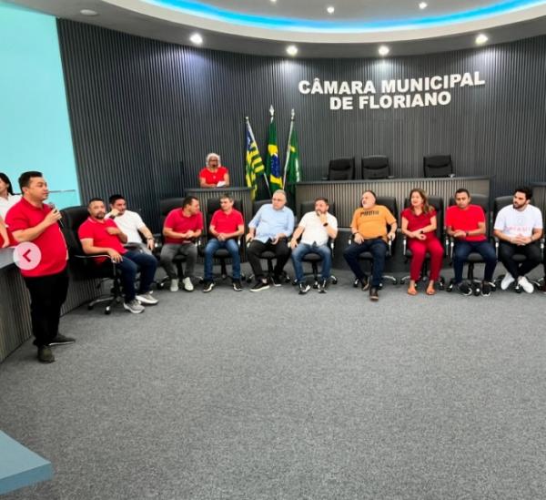  Encontro regional do PT re&uacute;ne lideran&ccedil;as na C&acirc;mara Municipal de Floriano(Imagem:Reprodu&ccedil;&atilde;o/Instagram)