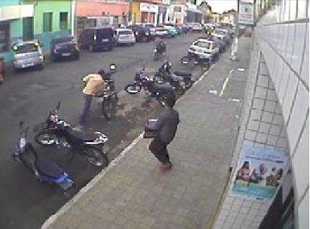 Ótica é assaltada no centro de Floriano