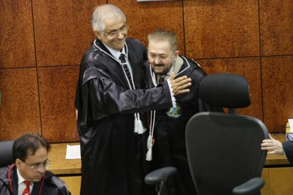 Desembargador Joaquim Santana toma posse no TRE e comandará as eleições 2016..(Imagem:Cidadeverde.com)