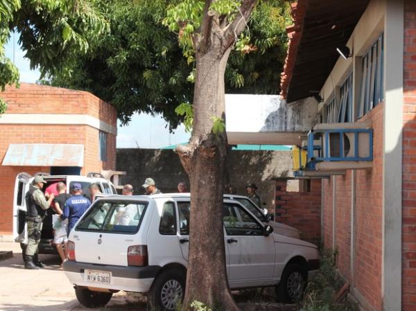 Adolescentes participam da audi&ecirc;ncia na qual seten&ccedil;a ser&aacute; proferida.(Imagem:Catarina Costa/G1)