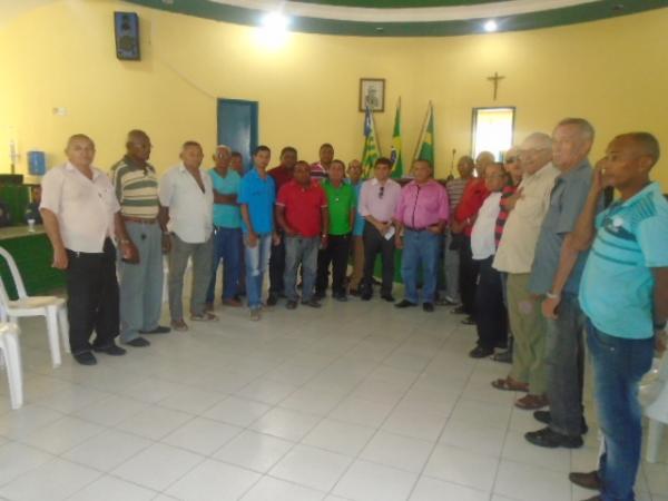 Superintendente Wellington Batista se reúne com taxistas de Floriano