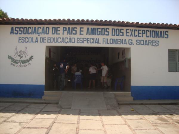 Apae de Floriano(Imagem:Reda&ccedil;&atilde;o)