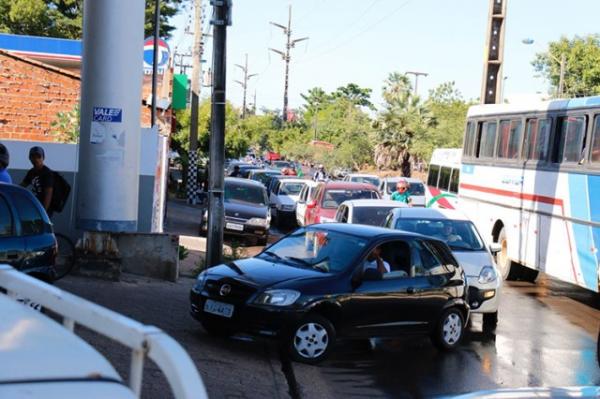 30% dos postos de Teresina já foram abastecidos; transporte volta ao normal
