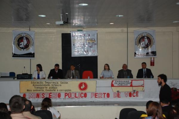 Caravana do Ministério Público visita Floriano