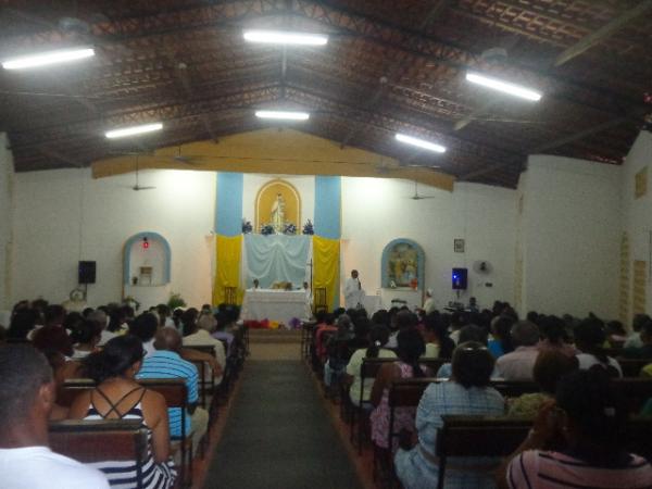Prociss&atilde;o encerrou festejo de Nossa Senhora das Merc&ecirc;s em Floriano.(Imagem:FlorianoNews)