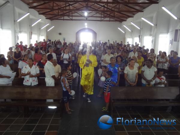 Missa de P&aacute;scoa encerra a Semana Santa em Floriano.  (Imagem:FlorianoNews)