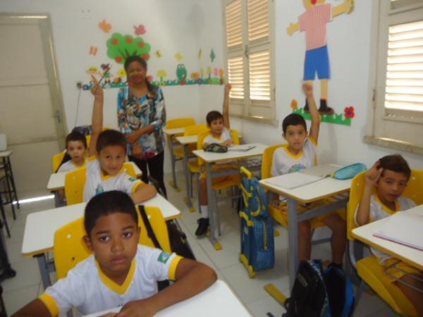Escola Mega inicia ano letivo em Floriano