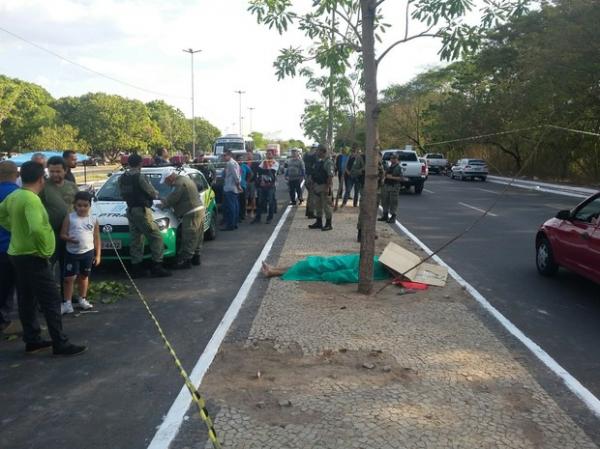 Piloto morre ap&oacute;s moto se chocar contra &aacute;rvore na Avenida Maranh&atilde;o.(Imagem:GP1)