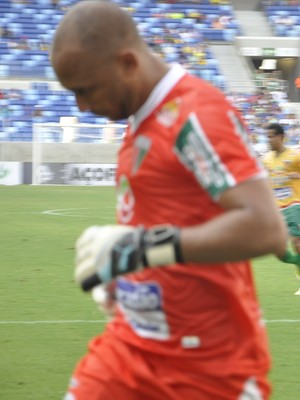 Na Série D, goleiro do Operário-MT acusa torcida de racismo e registra BO