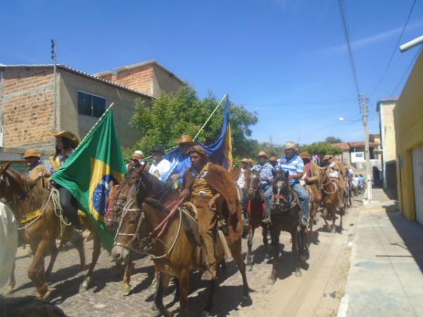 Festa do Vaqueiro &eacute; comemorada com missa e cavalgada em Nazar&eacute; do Piau&iacute;.(Imagem:FlorianoNews)