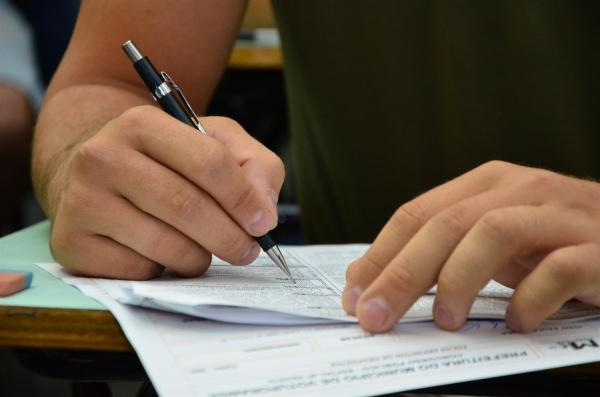 Prefeitura no PI abre inscrições para concurso com salários de até R$ 8 mil