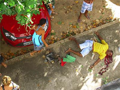 Eletricista morre enquanto fazia trabalho em condomínio