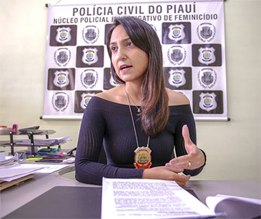 Presa por matar colega de trabalho a tesouradas diz que foi vítima de calúnia