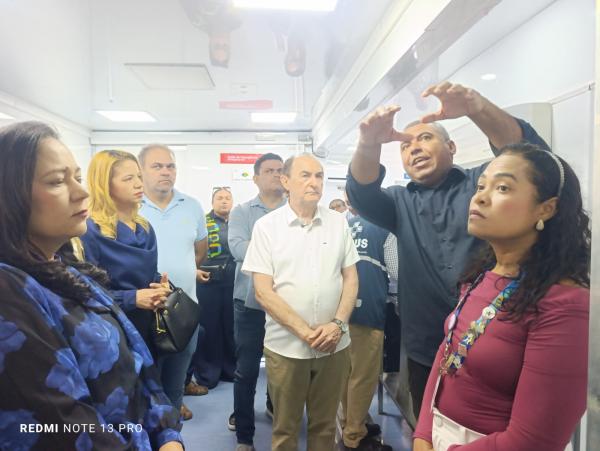Prefeito Antônio Reis visita Carreta da Oftalmologia e destaca ampliação de atendimentos para Floriano e região(Imagem:FlorianoNews)