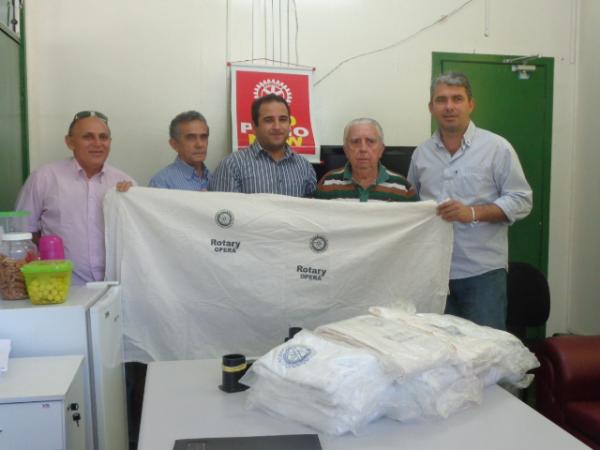 Hospital Tib&eacute;rio Nunes recebeu doa&ccedil;&atilde;o de len&ccedil;&oacute;is do Rotary Clube M&eacute;dio Parna&iacute;ba.(Imagem:FlorianoNews)